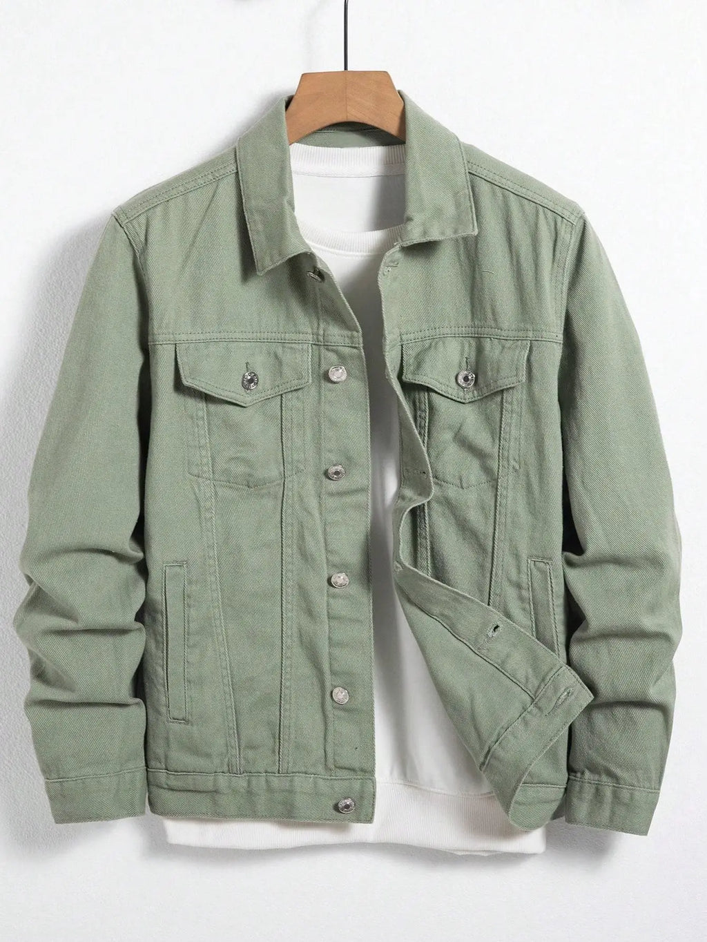 Men's denim jacket for spring and autumn. Green coat. Fashionable, trendy, simple style. For daily casual wear.