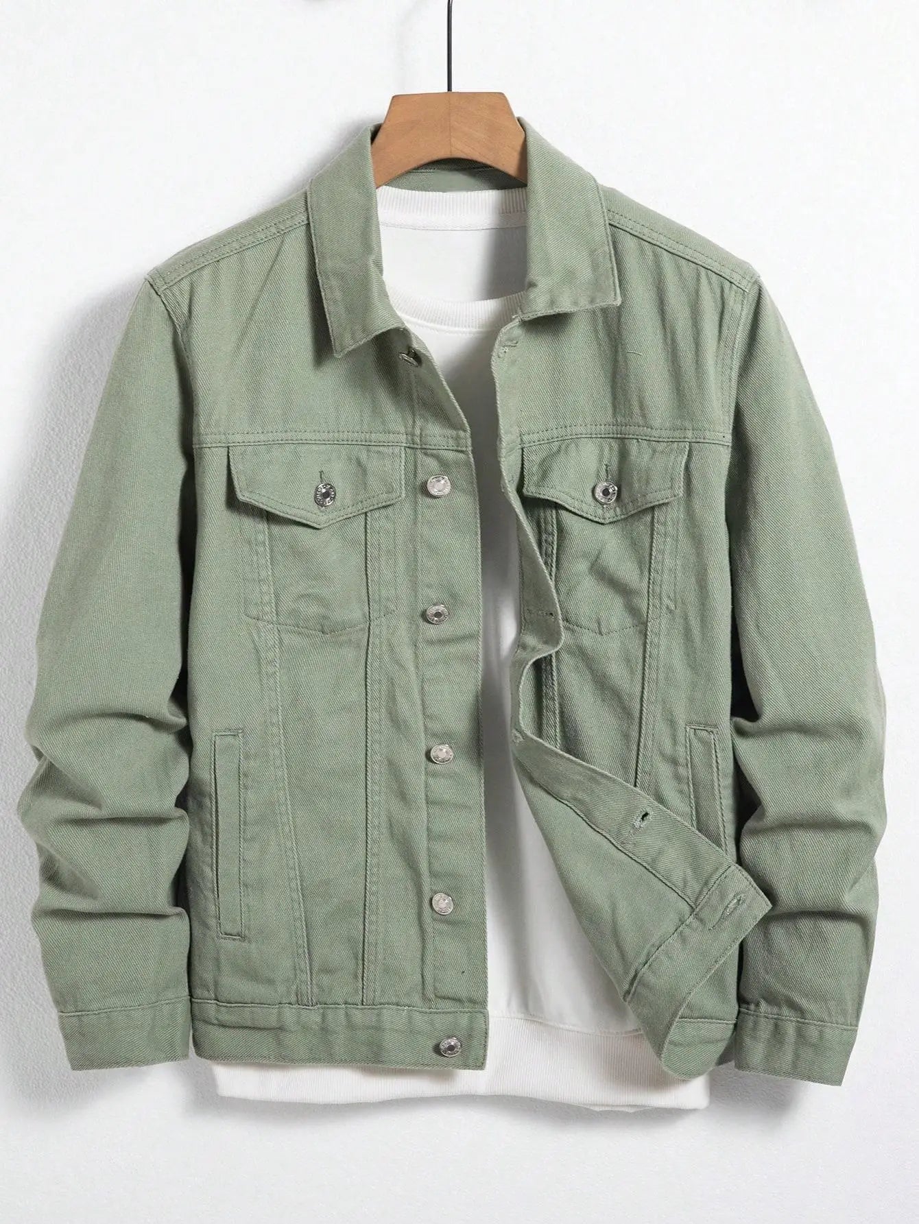 Men's denim jacket for spring and autumn. Green coat. Fashionable, trendy, simple style. For daily casual wear.